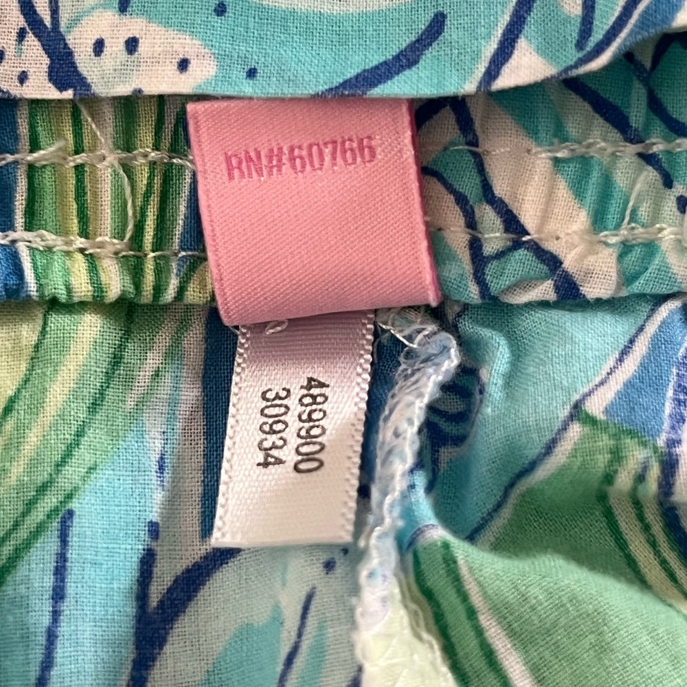 LILLY PULITZER  2 pc floral pajama set. - Picture 8 of 10